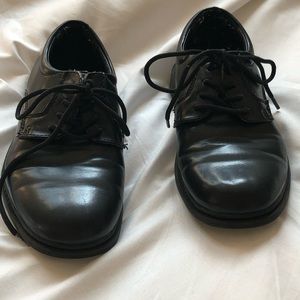 Boy’s dress shoes size 2